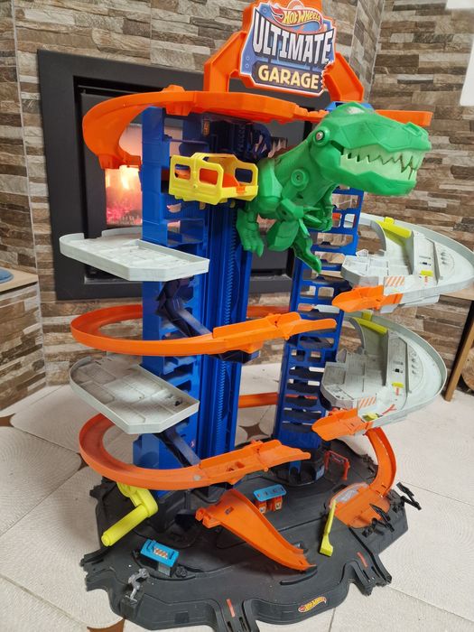 Ultimate garage hotwheels