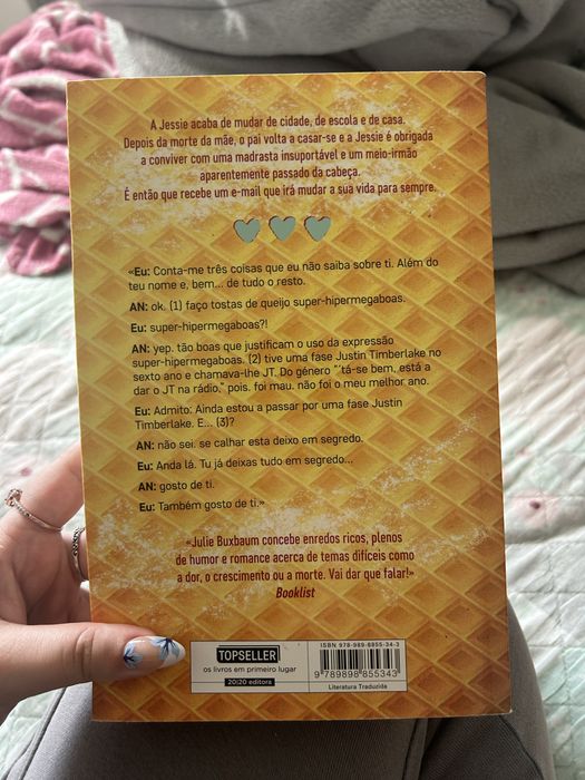 Victoria Aveyard: Rainha Vermelha; Julie Buxbaum: Conta-me Três Coisas