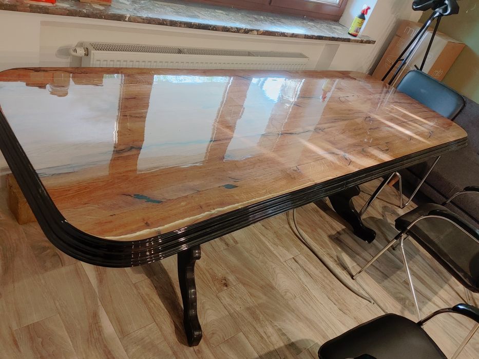 Sprzedam stół fornirowany