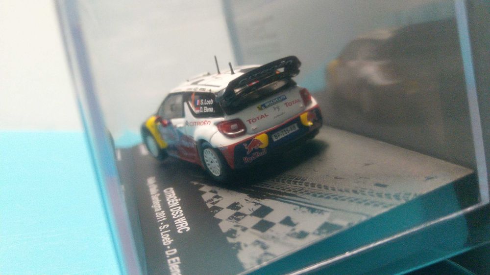 Citroen DS3 WRC #1 Loeb: Rally Itália-Sardenha 2011 Winner - Miniatura escala 1/64