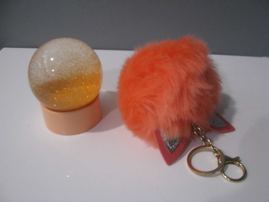 Nowy  zestaw upominkowy kula i breloczek kotek