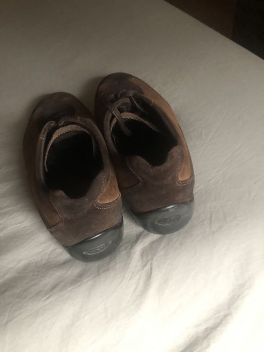 Tênis feminino Tod's Itália castanho, camurça