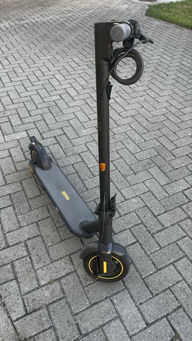 Ninebot KickScooter MAX G30 E II Powered by Segway