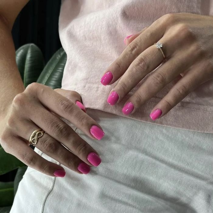 Манікюр , педикюр , нарощення нігтів, чистка стоп, чоловічий педикюр