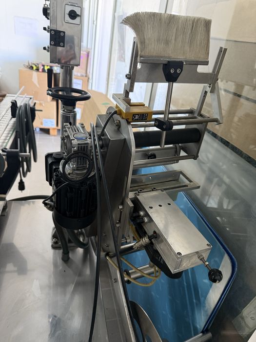 Linha semi-automatica rotuladora