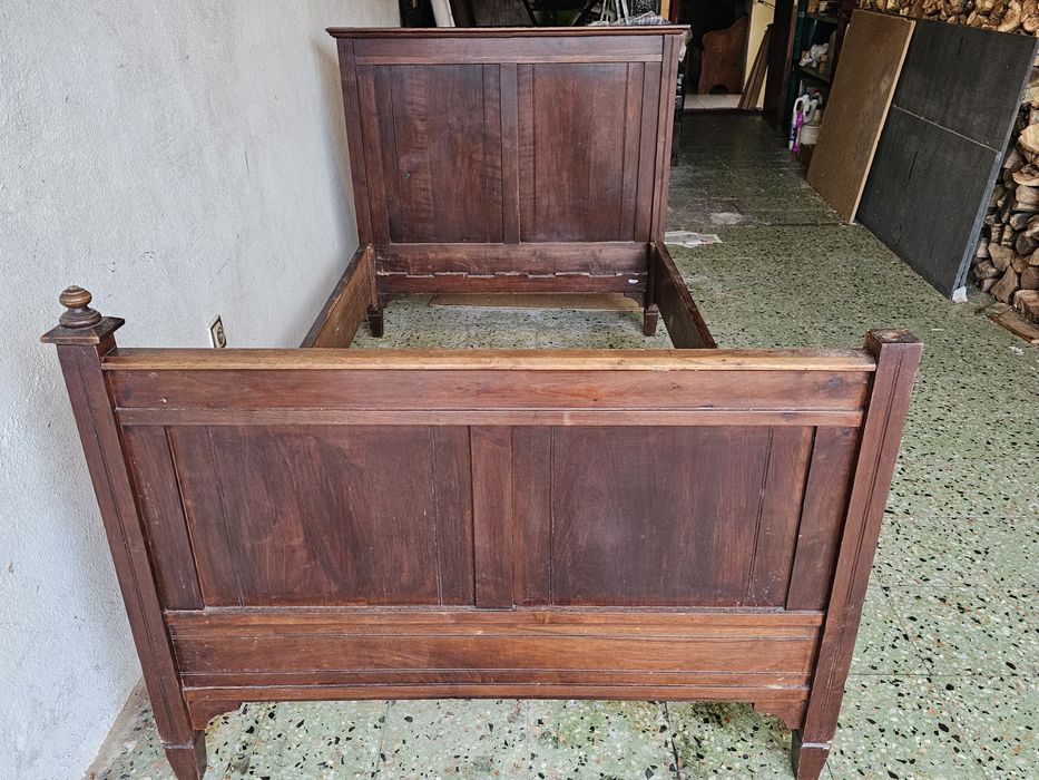 Cama antiga madeira maciça