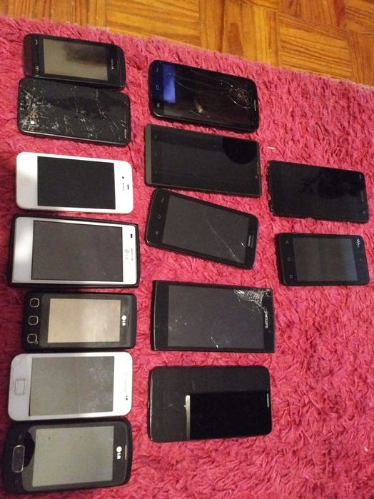 Lote 17 smartphones para peças