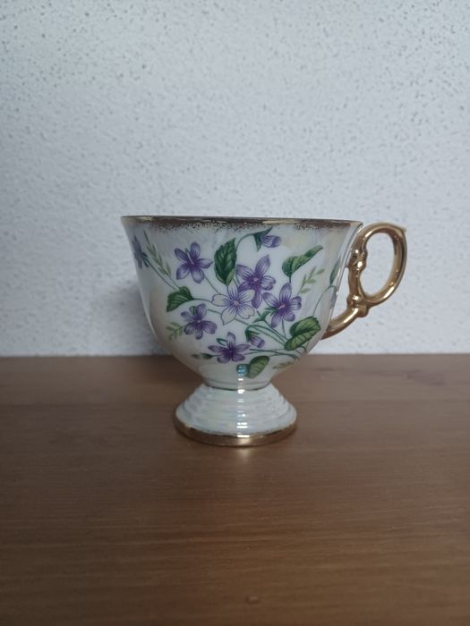 Chávena do mês de Fevereiro- Violet