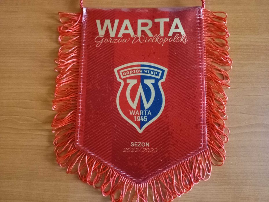 Dwustronny proporczyk Warty Gorzów z sezonu 2022/23