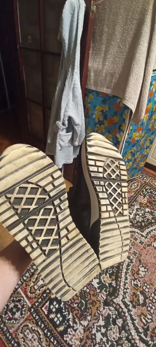 Продам зимние ботинки кожаные