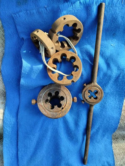 Плашки, разные, вороток для плашек