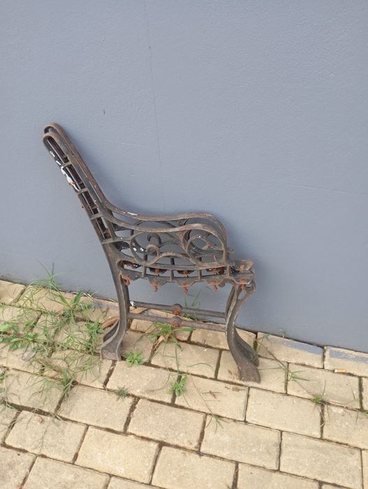 Vendo pé de bancos muito bonito bom estado