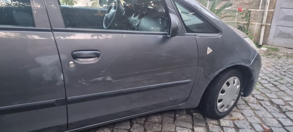 Carro  Mitsubishi