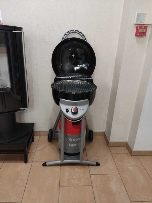 Грилі газові, вугільні, електричні, коптильні, аксесуари до грилів.