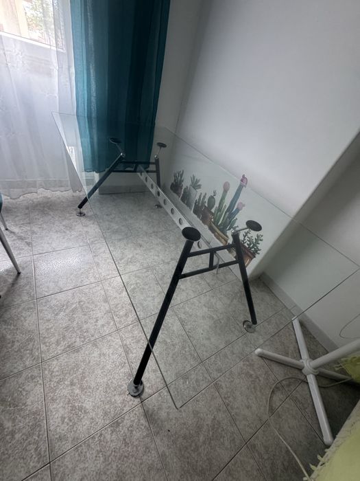 Mesa de sala com cadeiras