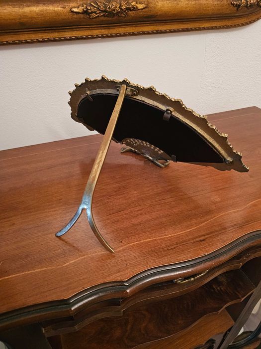 Espelho em Bronze Dourado Antigo em Forma de Leque