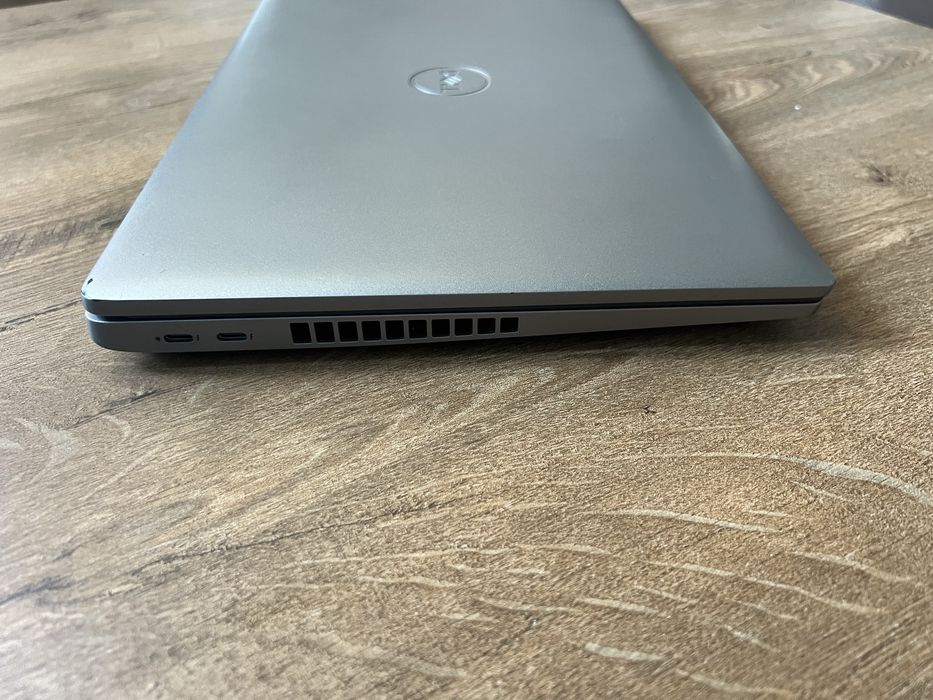 Dell 5520 i7 1165G7 8/256 1920x1080 ips
