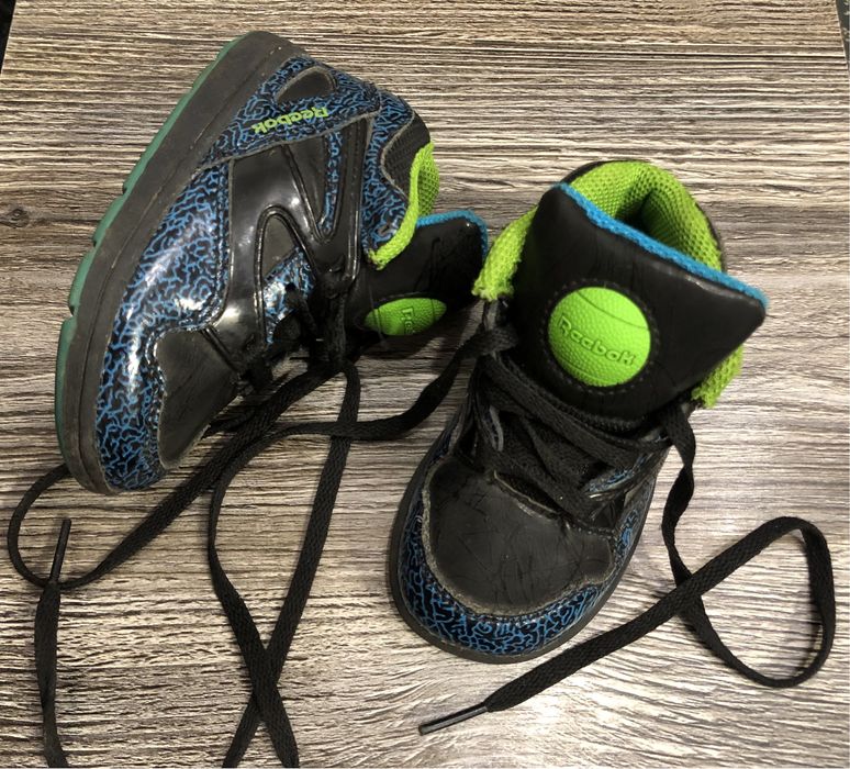 Дитяче взуття  черевички чобітки кросівки хайтопидеми весна літо осінь