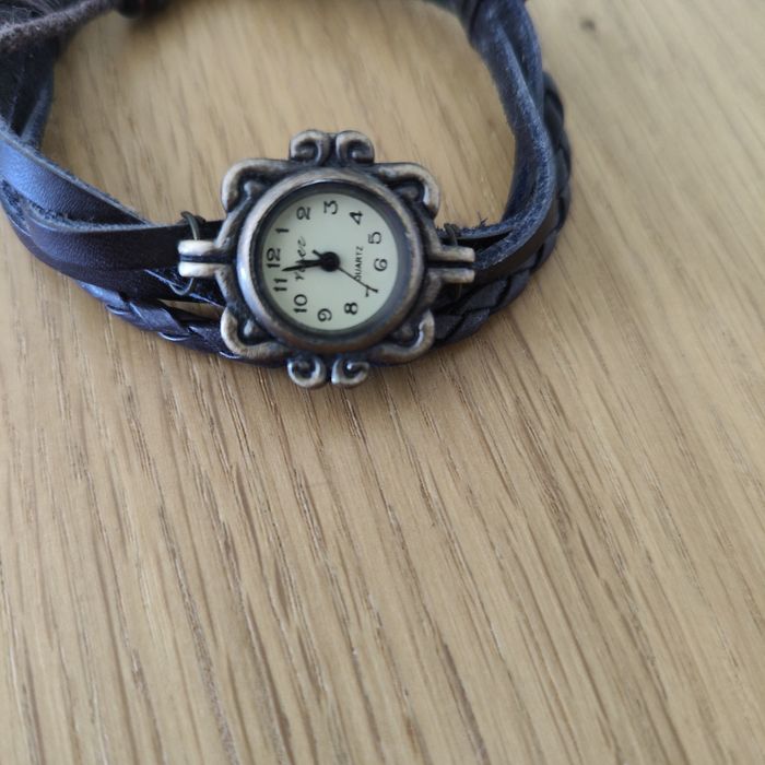 Pulseira com relógio