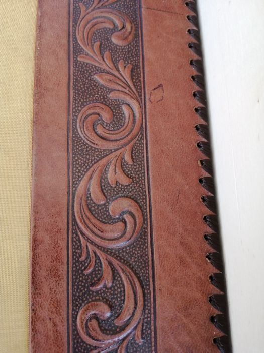 Capa em pele infante D Henrique