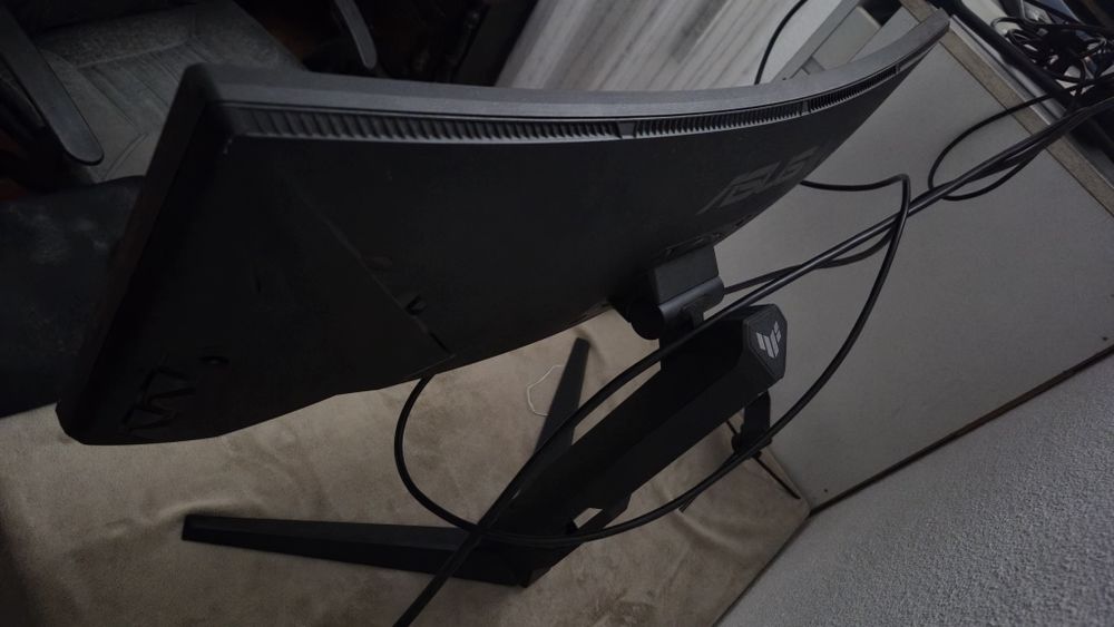 ASUS TUF 29.5” Ultrawide 200Hz Curvo | Gaming