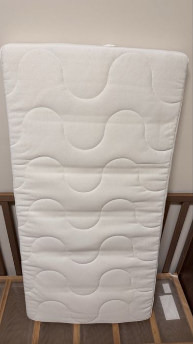 Berço e Colchão Ikea