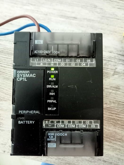 Controlador Lógico Omron CP1L-L10R-A