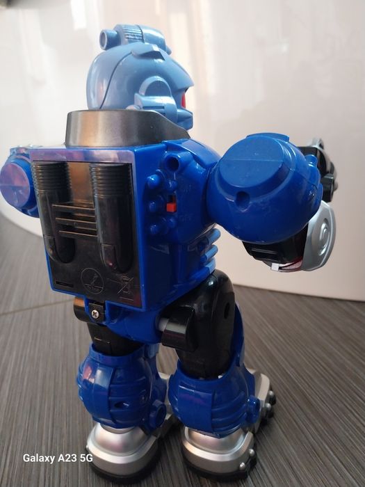 Robot zabawka światła dźwięk  strzelanie