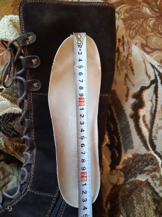 Продам сапожки замшевые фирмы TimberLand