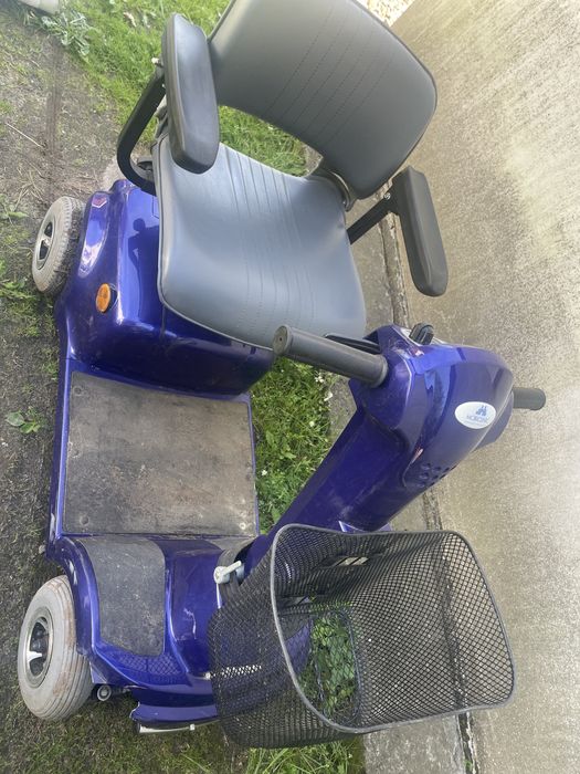 Skuter inwalidzki elektryczny czterokołowy dla seniora Mobiclinic Piscis