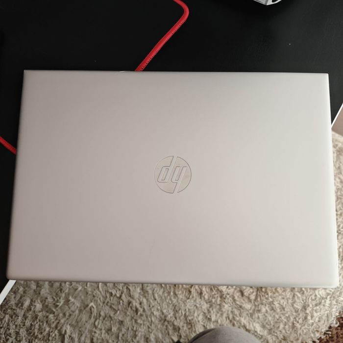 HP 15,6 fullhd, i5-8250u/ddr4 4gb/ssd m2 100gb батарея 2 часа