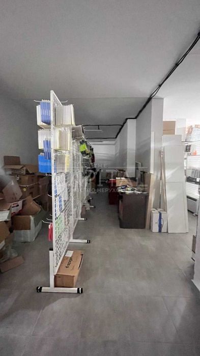 Продаж Комерційне приміщення вільного призначення — 205,4 м², цоколь