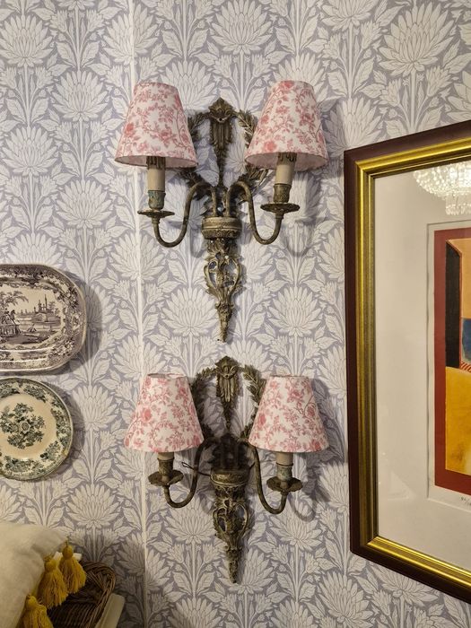 Par de Apliques de Parede Vintage em Estilo Clássico.