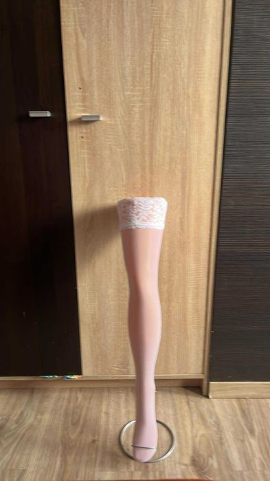 Nr 3 Pończochy samonośne.