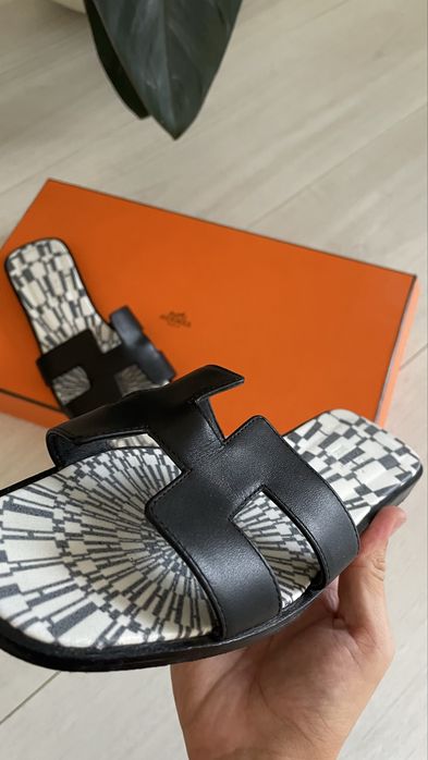 Klapeczki Hermes damskie biało czarne lato viral