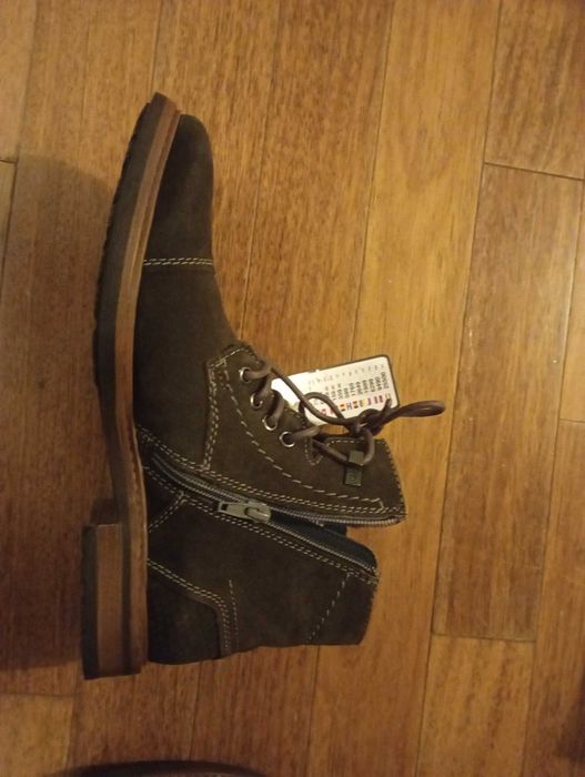Buty jesienne nowe zamszowe rozm 40 z metką