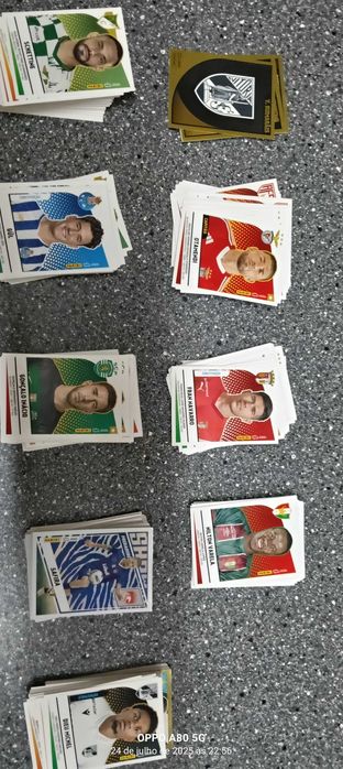 Caderneta Panini completa (cromos para colar)