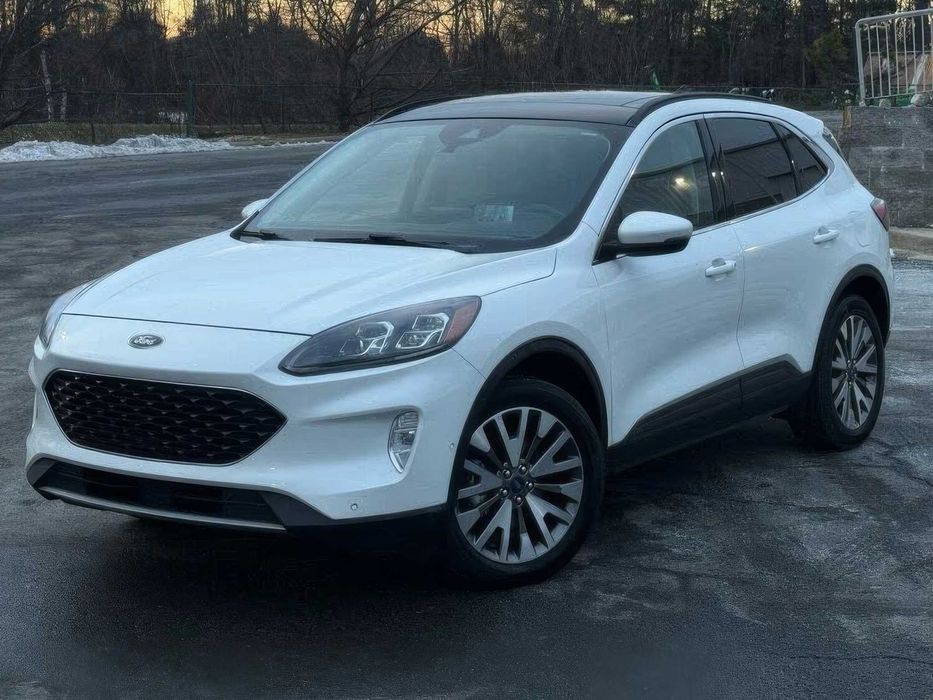 Ford Escape Hybrid Titanium      2020