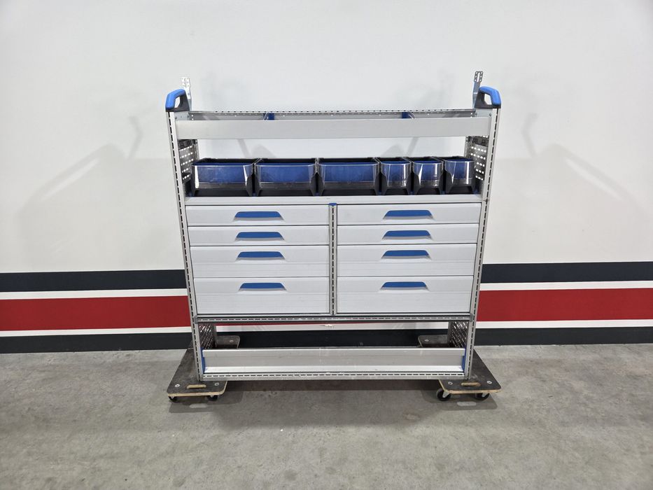 Zabudowa busa serwisowa warsztatowa CRAFTER SPRINTER TRANSIT MAN TGE IVECO