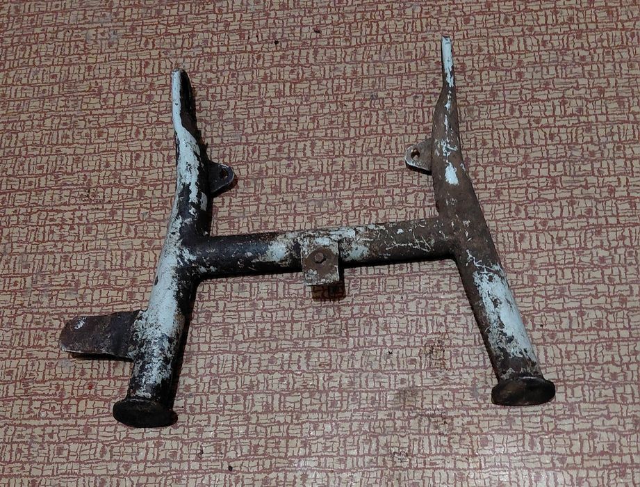 Центральная подножка иж