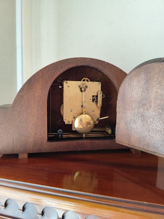 Relógio de mesa pendular
