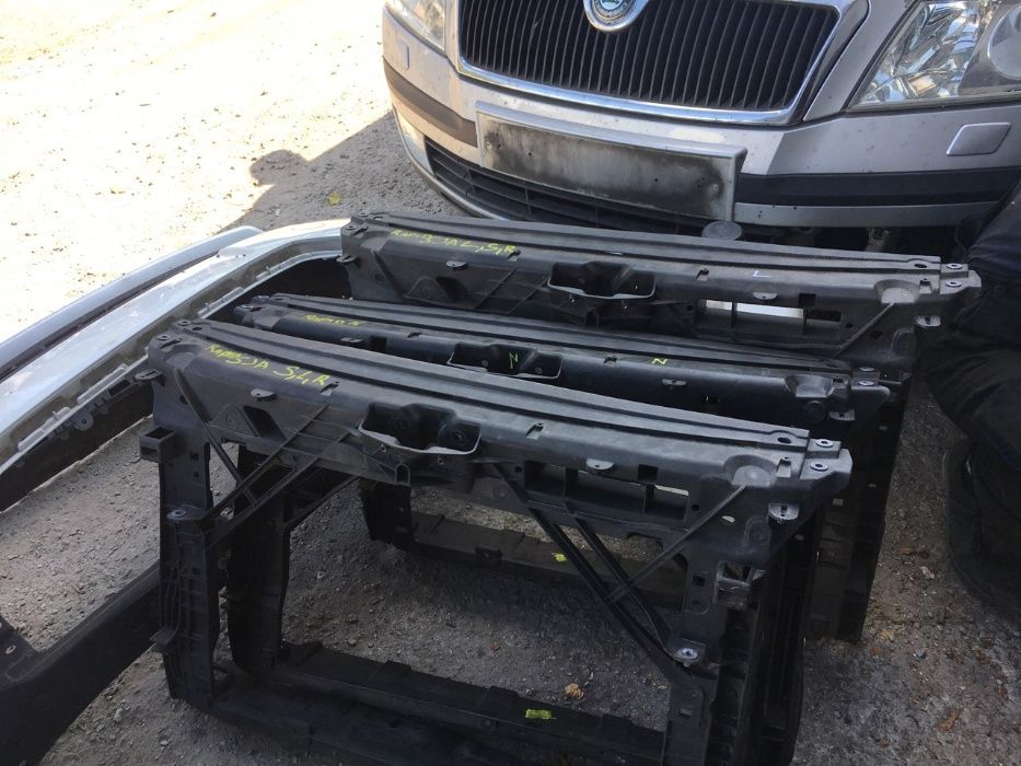 Панель передняя телевизор Touareg туарег нф фл tiguan passat b6 b7