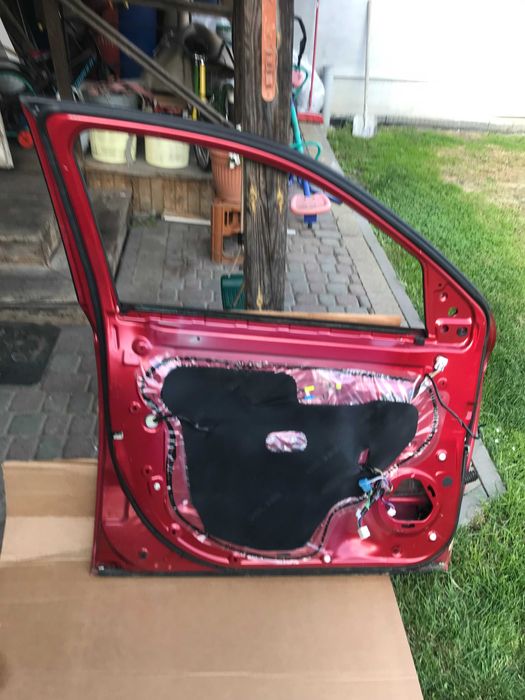 Двері до Mitsubishi outlander