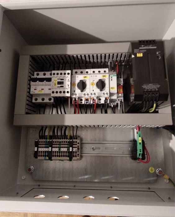 Szafa sterownicza sterowanie napedem z falownikiem regulacja obrotow