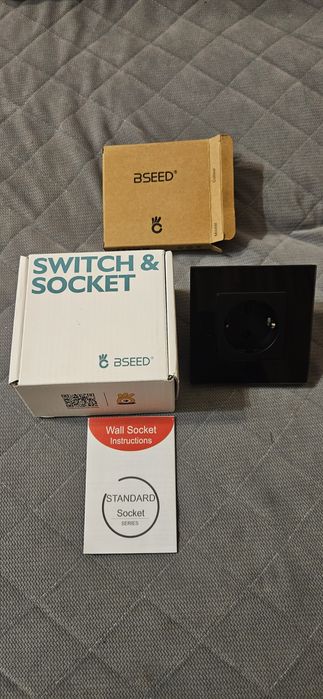 Gniazdo elektryczne BSEED czarne 10szt