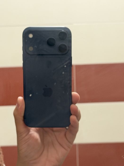 iPhone 17 Pro Max - em uso mas em bom estado