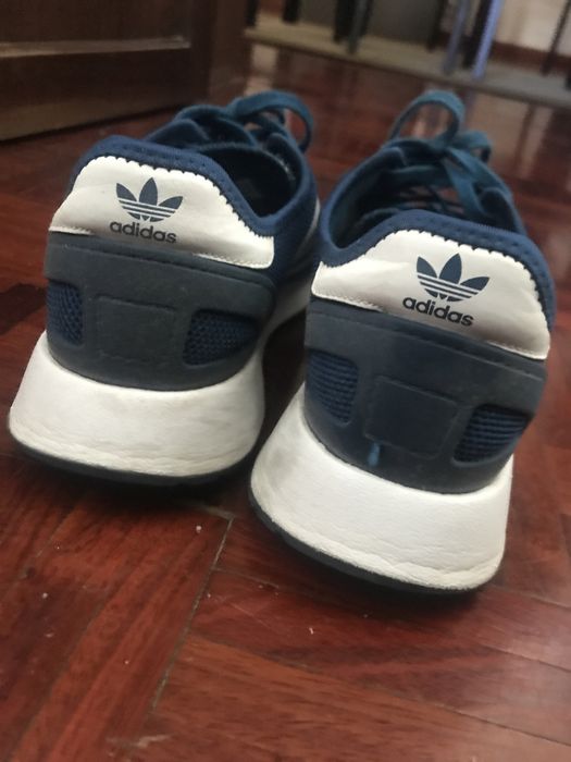 Tenis da adidas azul escuro