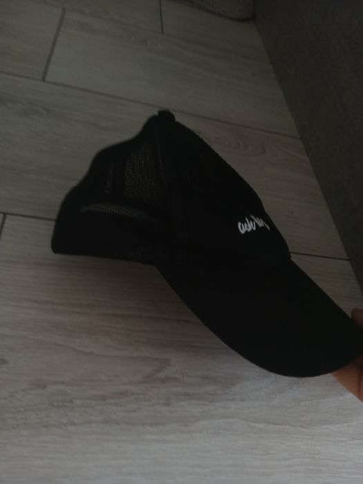 Czarna czapka ,,cute but psycho,,