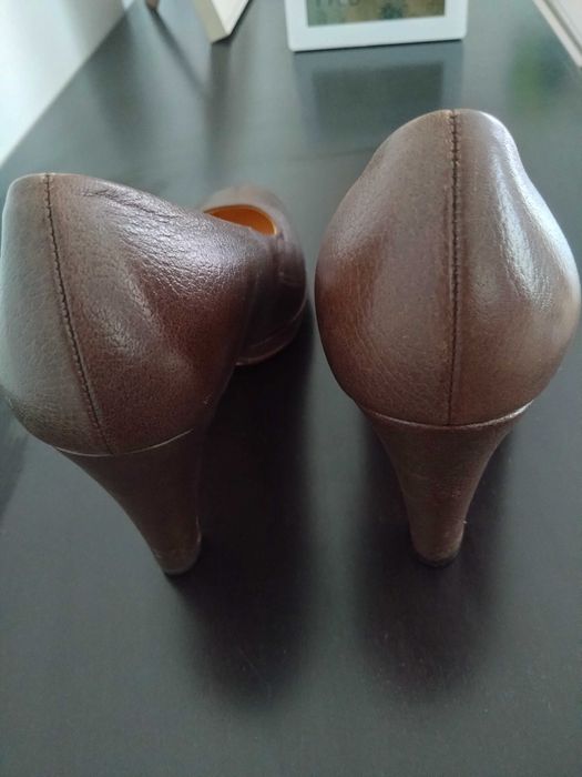 Sapatos salto alto castanhos, Gabor