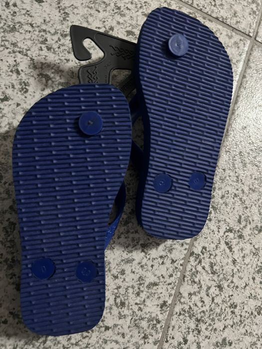 Havaianas nova  cor azul tamanho europa 23/24